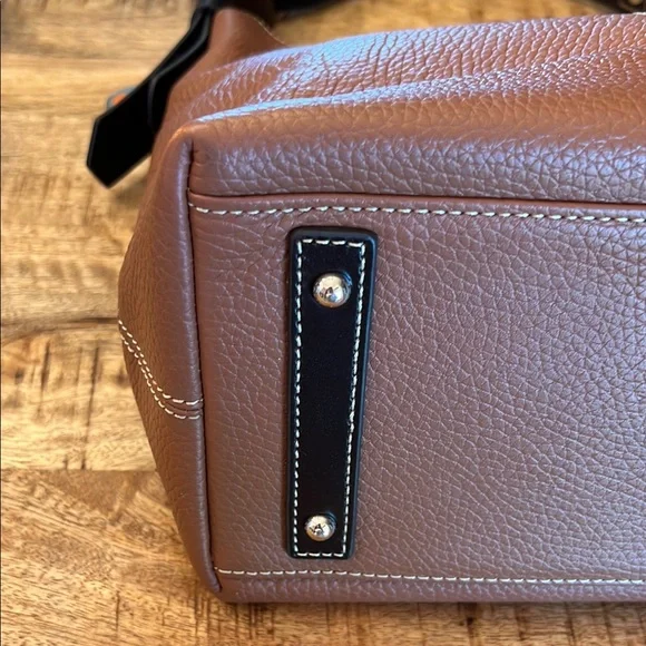 Dooney & Bourke 🦆 Elegant Brown Pebbled  Leather Shoulder Bag EUC - Picture 4 of 15